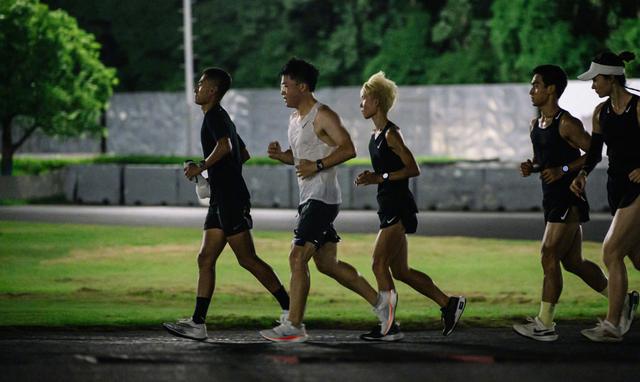 Uzi关键节点关键助攻，巴黎圣日耳曼带队取胜！